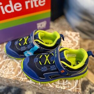 New in Box, Boys Stride Rite M2P Jake Navy/Green size 12
